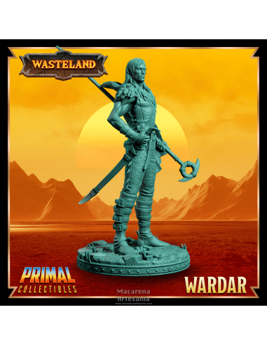 Miniatura de elfo guerrero con espada y báculo.