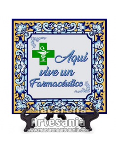 Azulejo ideal para regalar al trabajador de la Farmacia con el texto "Aqui vive un Farmacéutico" en venta en nuestra tienda.