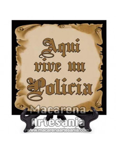 Azulejo para regalar a un Policia con el texto "Aqui vive un Policia" en venta en nuestra tienda.