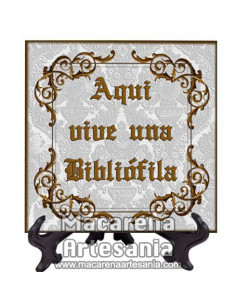 Azulejo cuadrado ideal para regalar a una Bibliófila con el texto "Aqui vive una Bibliófila" en venta en nuestra tienda