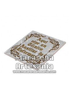 Azulejo ideal para regalar a un Auxiliar de Enfermería con el texto "Aqui vive un Técnico Auxiliar de Enfermería" 2