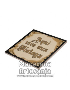 Ideal para regalar a la Biologa, Azulejo con el texto "Aqui vive una Biologa" en venta en nuestra tienda. 2