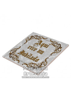 Azulejo para regalar a un Jubilado y el texto "Aquí vive un Jubilado" en venta en nuestra tienda.