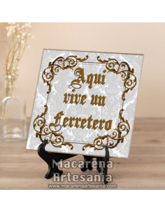 Azulejo para regalar al Ferretero con el texto "Aquí vive un Ferretero" en venta en nuestra tienda.